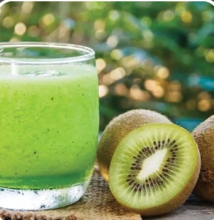 عصير كيوي كبير .